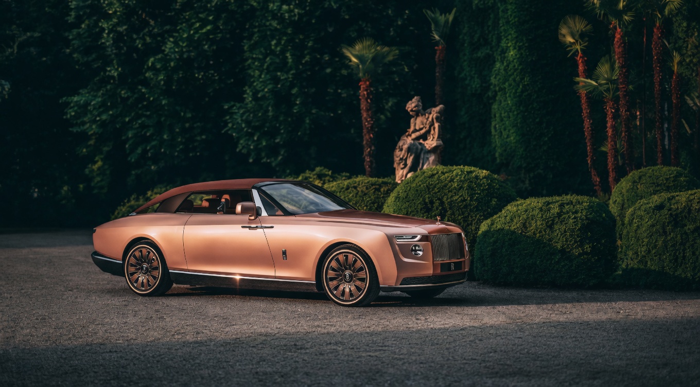 Luxury car rental in Dubai